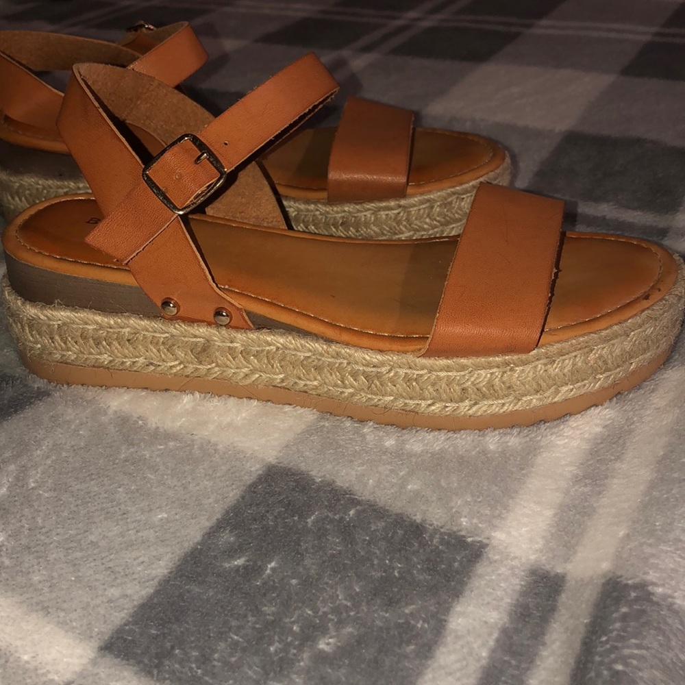 Platform Sandals - Picture 3 of 3